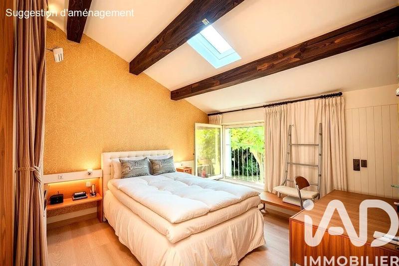 Maison - 290 m² - 9 pièces