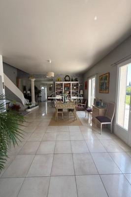 Villa - 208 m² - 4 pièces
