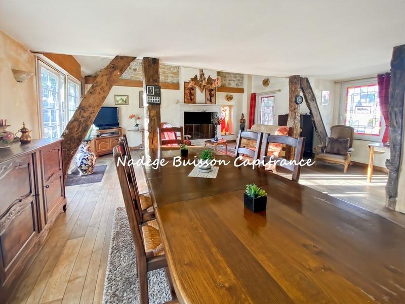 Maison - 233 m² - 10 pièces