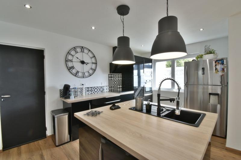 Maison - 105 m² - 6 pièces