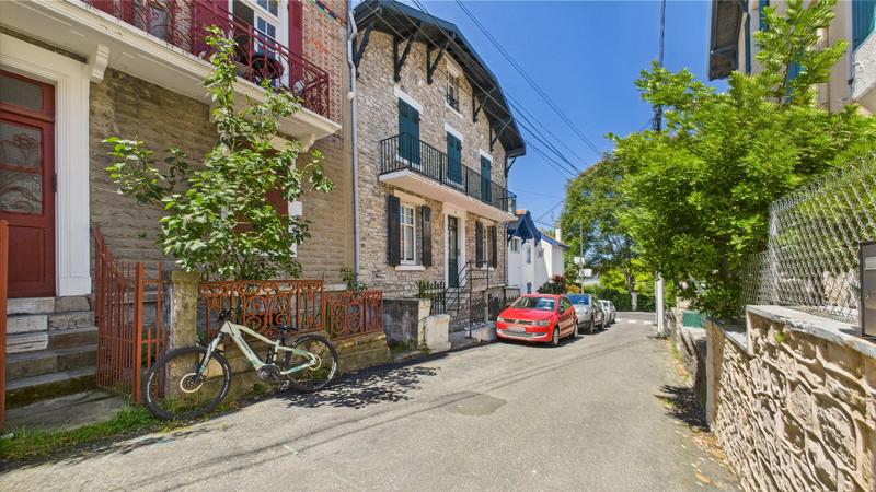 Appartement - 74 m² - 2 pièces