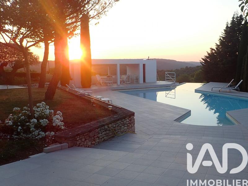 Maison - 228 m² - 8 pièces