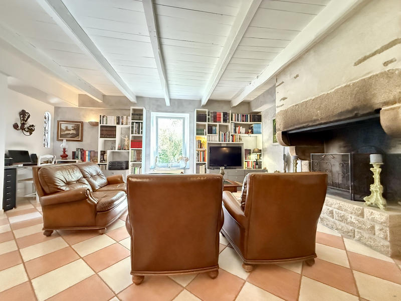 Maison - 270 m² - 6 pièces