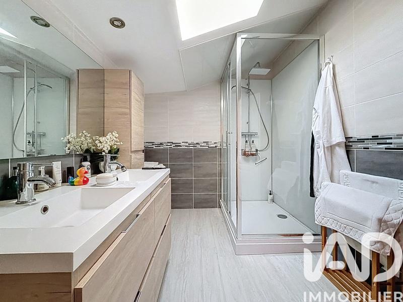 Maison - 136 m² - 5 pièces