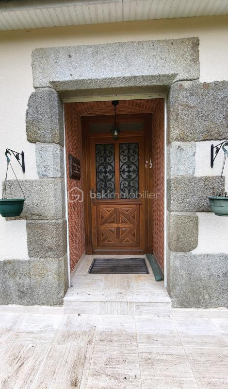 Pavillon - 210 m² - 8 pièces