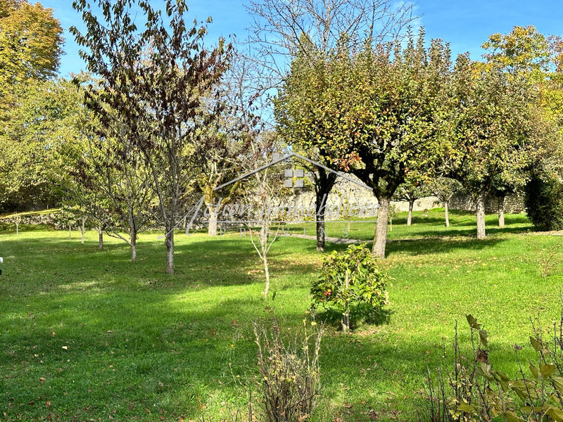 Propriété - 270 m² - 11 pièces