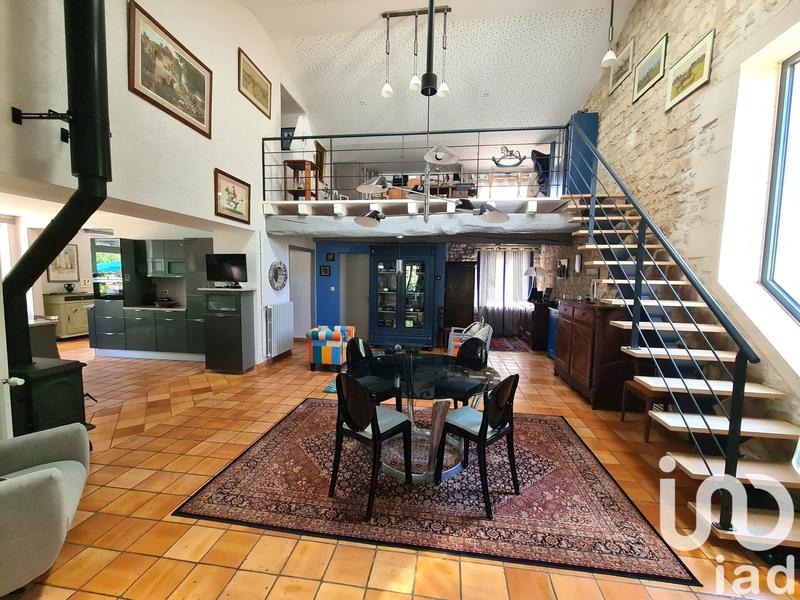 Maison - 248 m² - 8 pièces