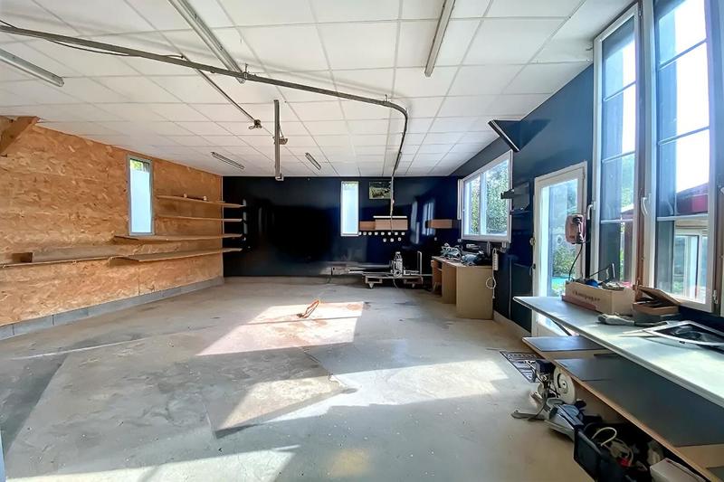 Maison - 232 m² - 5 pièces