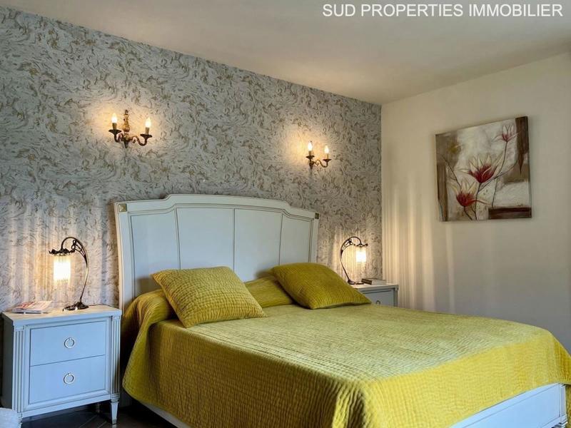 Propriété - 297 m² - 7 pièces