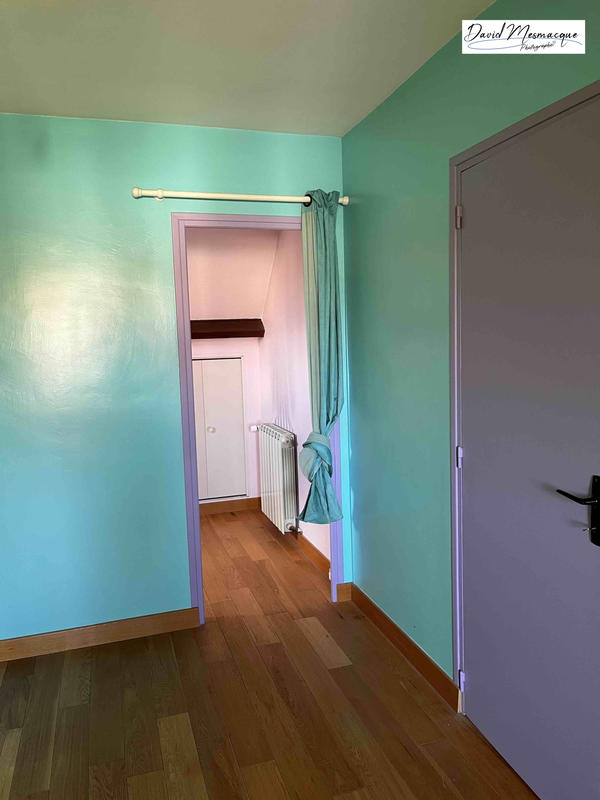 Maison - 207 m² - 9 pièces