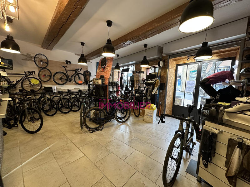 Fonds de commerce - Magasins - 180 m²