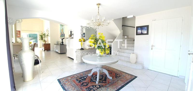 Villa - 202 m² - 7 pièces