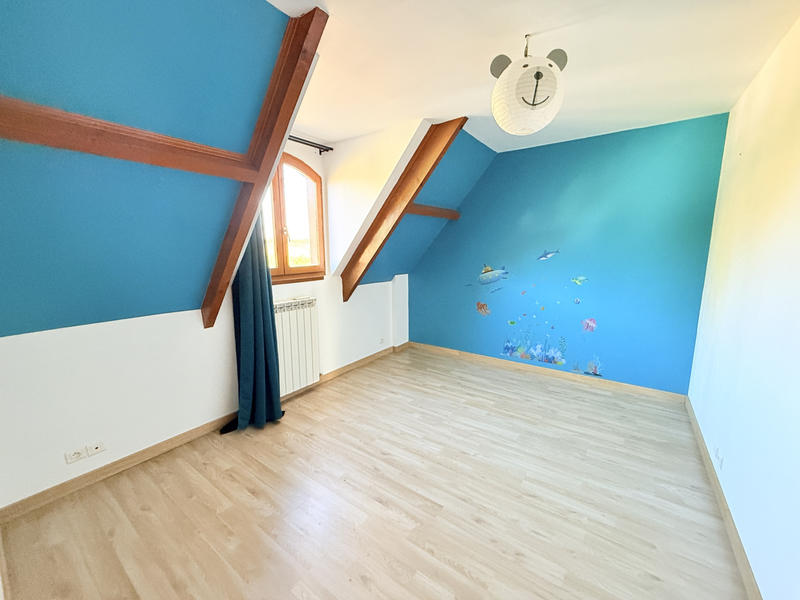 Maison - 230 m² - 8 pièces