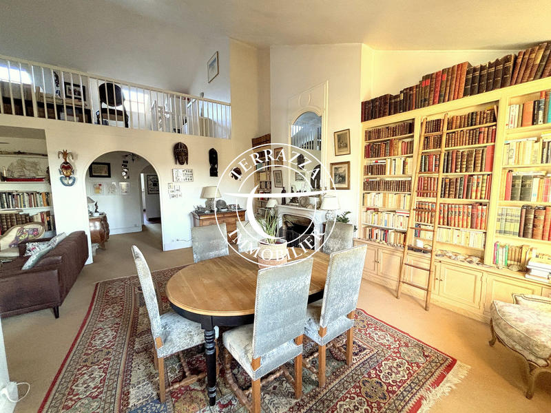 Duplex - 198 m² - 8 pièces