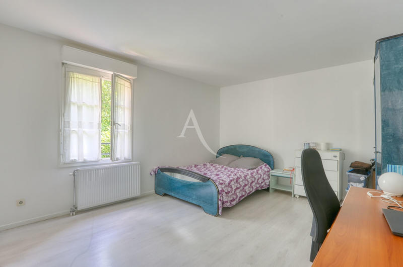 Maison - 168 m² - 7 pièces