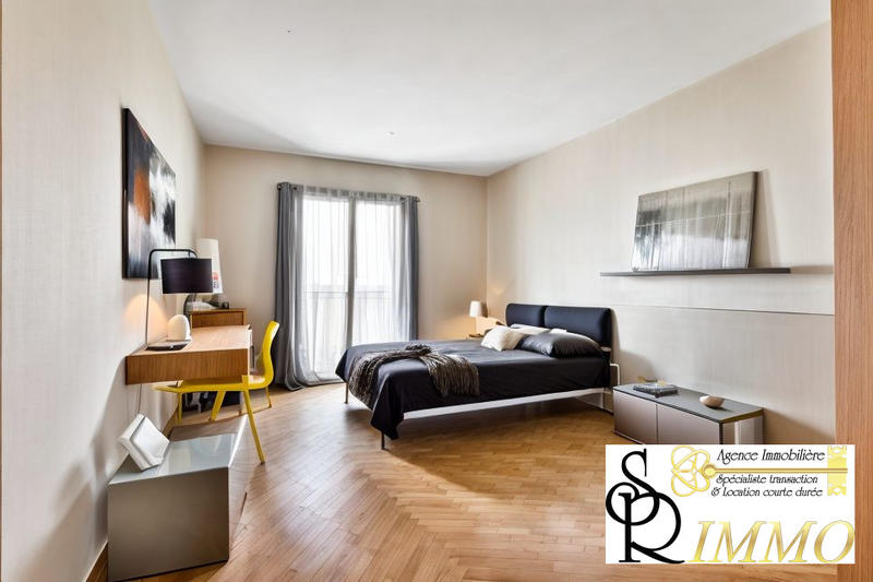 Maison - 201 m² - 7 pièces