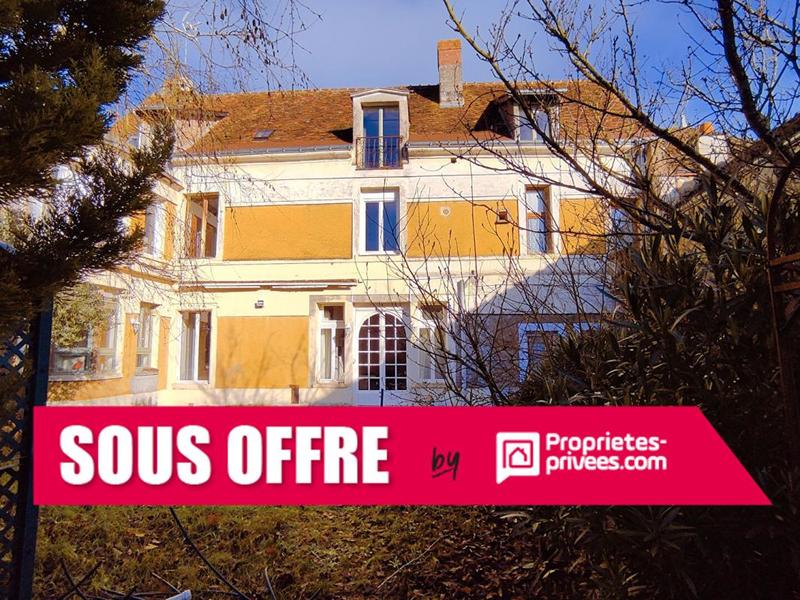 Maison - 254 m² - 10 pièces