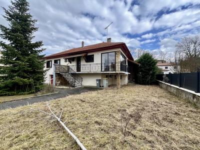 Maison - 96 m² - 5 pièces