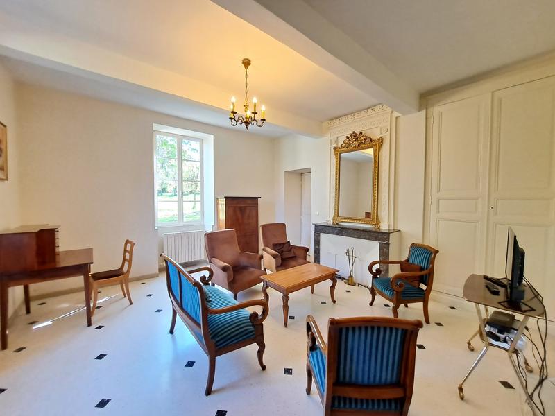 Maison - 292 m² - 14 pièces