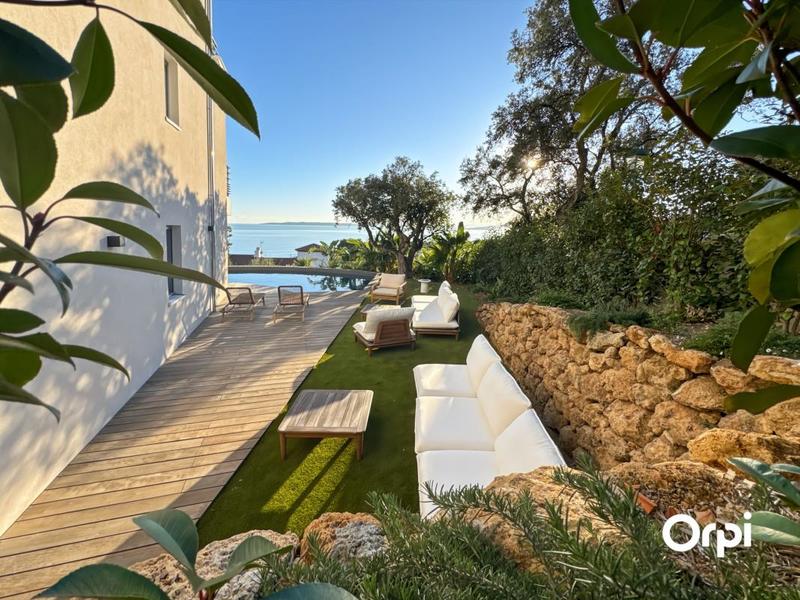 Villa - 230 m² - 6 pièces