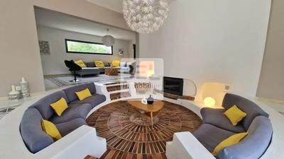 Maison - 255 m² - 8 pièces