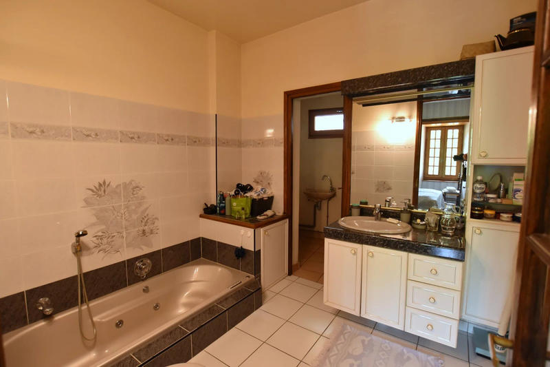 Maison traditionnelle - 201 m²