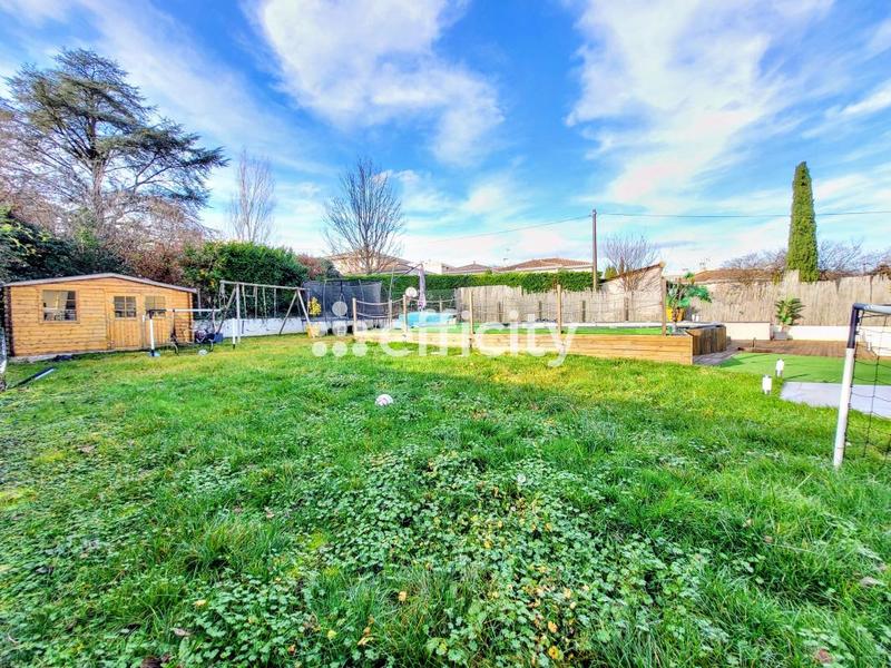 Appartement - 80 m² - 4 pièces