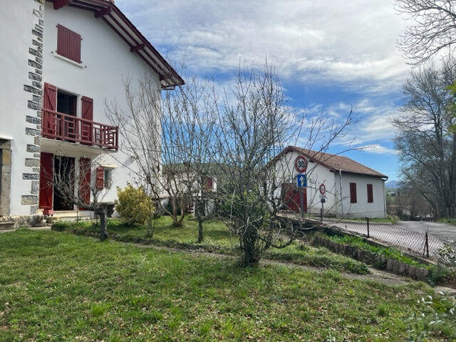 Maison - 214 m² - 10 pièces