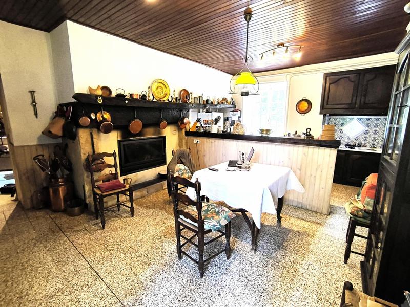 Maison - 196 m² - 9 pièces