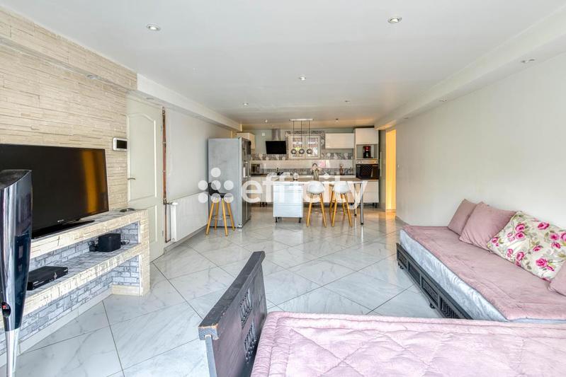 Pavillon - 183 m² - 9 pièces