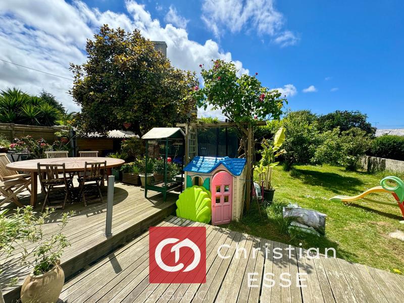 Maison - 164 m² - 9 pièces