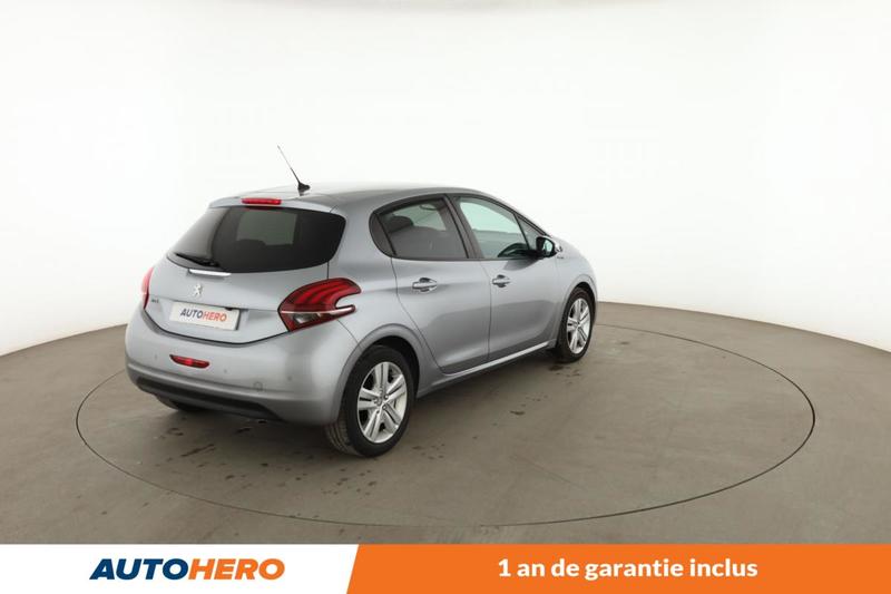 Peugeot 208 1.2 PureTech Signature 5p 82 ch