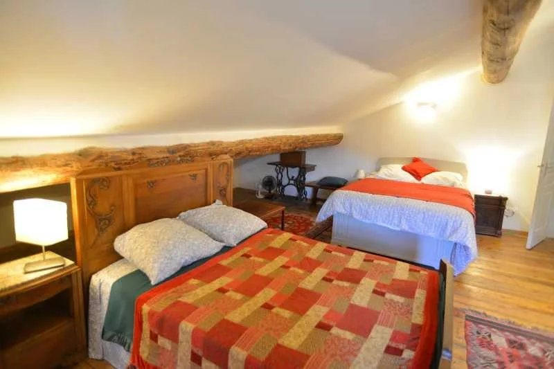 Maison traditionnelle - 478 m² - 13 pièces