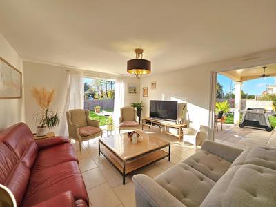 Maison - 215 m² - 8 pièces