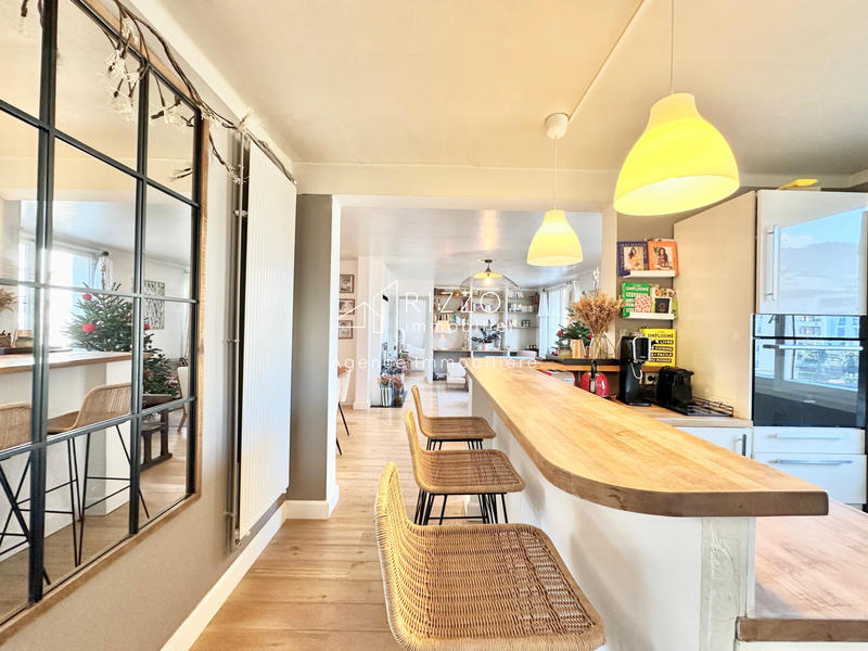 Appartement - 133 m² - 6 pièces