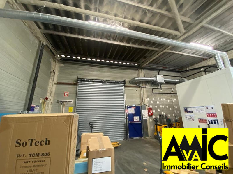 Local commercial - 1 226 m² - 5 pièces