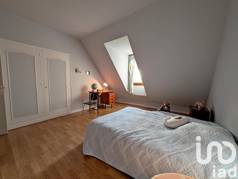 Maison - 213 m² - 9 pièces