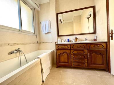 Appartement - 77 m² - 4 pièces