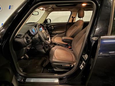 Mini 5 portes Hatch F55 Lci II Cooper 136 ch Dkg7 Edition Camden