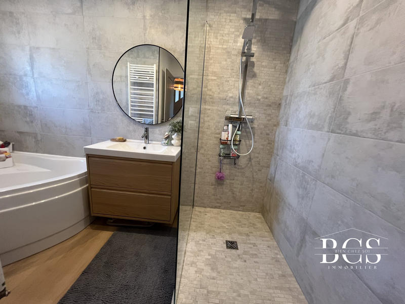 Maison - 120 m² - 8 pièces