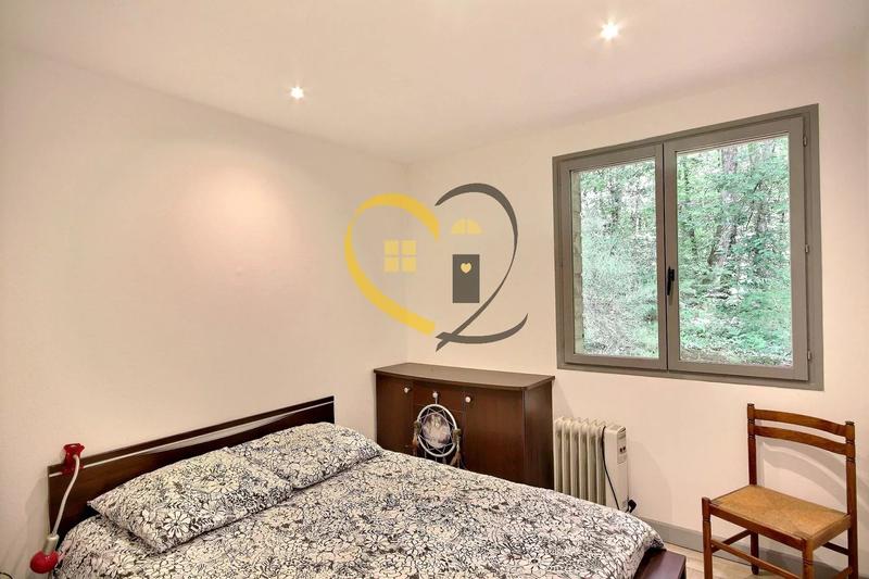 Maison - 246 m² - 9 pièces