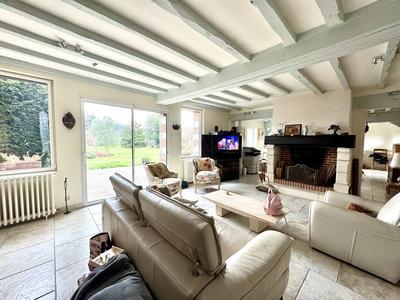 Maison - 230 m² - 8 pièces