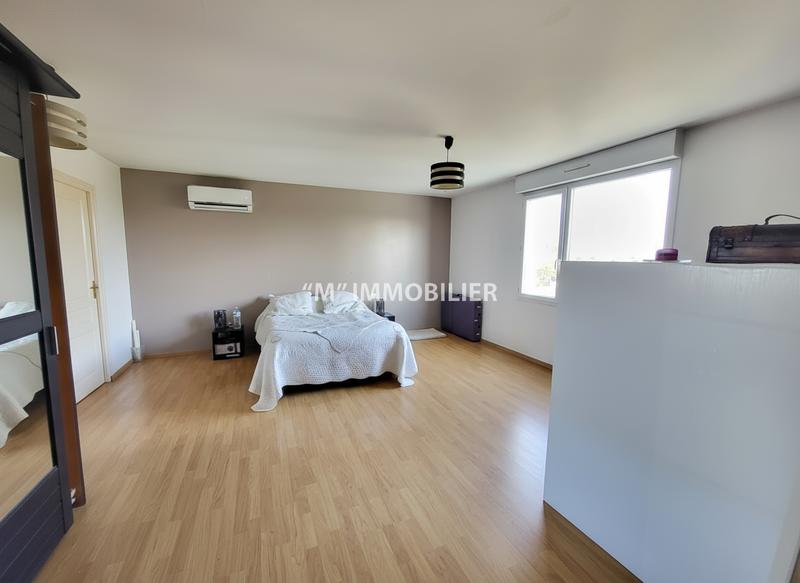 Maison - 247 m² - 9 pièces