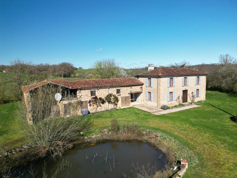 Maison - 205 m² - 7 pièces
