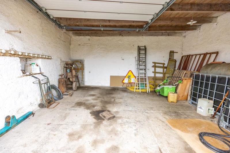 Maison - 330 m² - 9 pièces