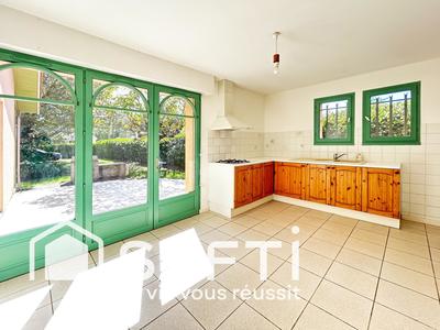 Maison - 102 m² - 4 pièces