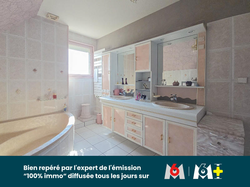 Maison - 220 m² - 7 pièces