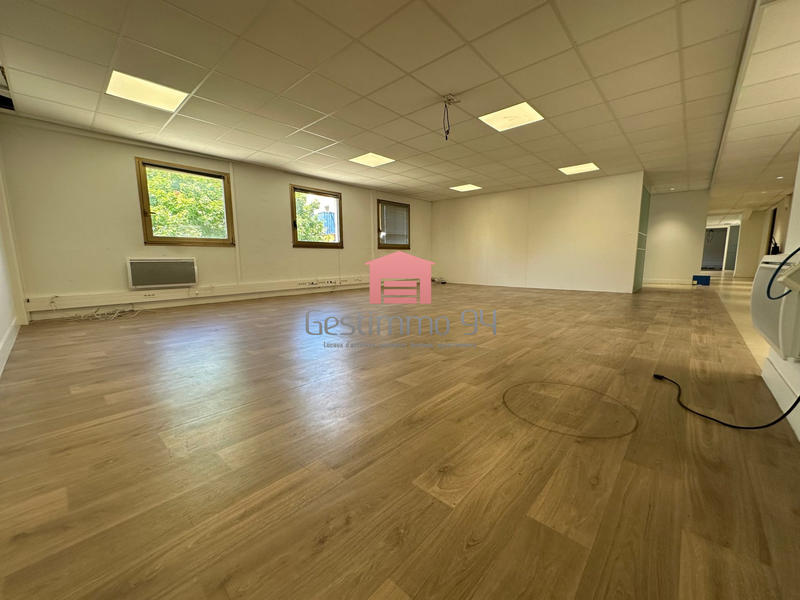 Local d'activités - 1 730 m²