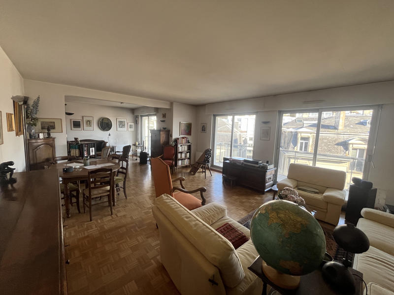 Appartement - 125 m² - 5 pièces