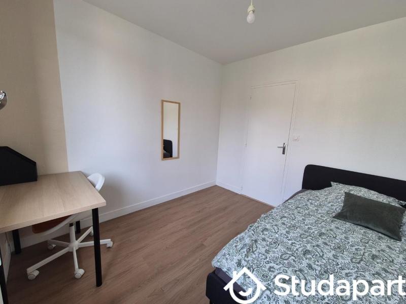 Chambre - 12 m² - 1 pièce